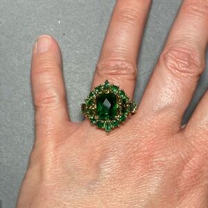 Vintage faux emerald gemstone gold cocktail ring